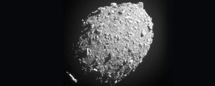 DART探査機が撮影した小惑星ディディモス